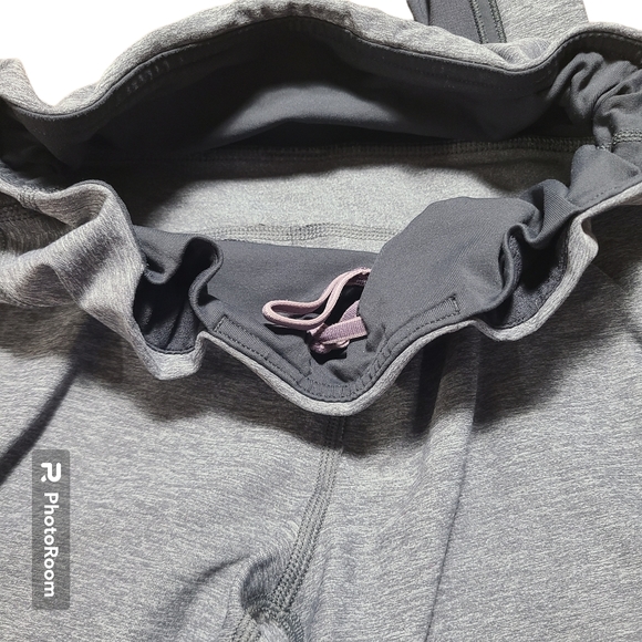 Lululemon capris - Picture 5 of 5